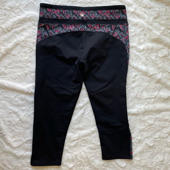Fabletics Capri Legging - Women’s M - Picture 3 of 6